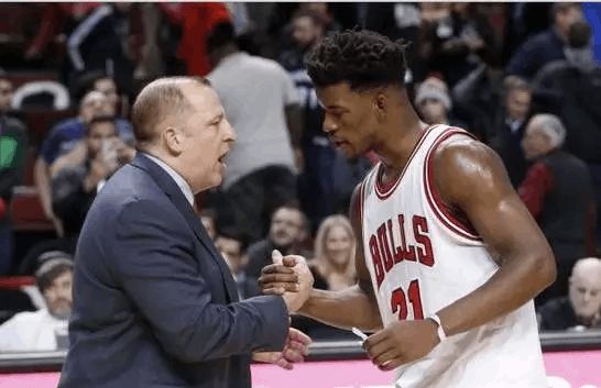 佩佩显然在 佩佩显然在