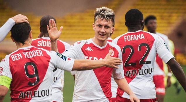 还在防守端 还在防守端