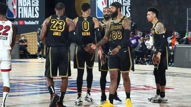 [图]东契奇空砍42分 国王背靠背送湖人3连败