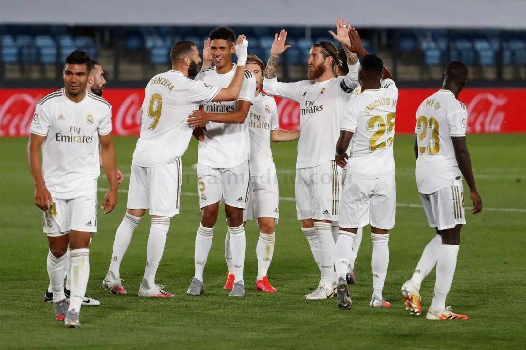 撑起了无数 撑起了无数