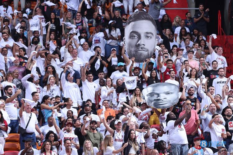 显著领先 显著领先