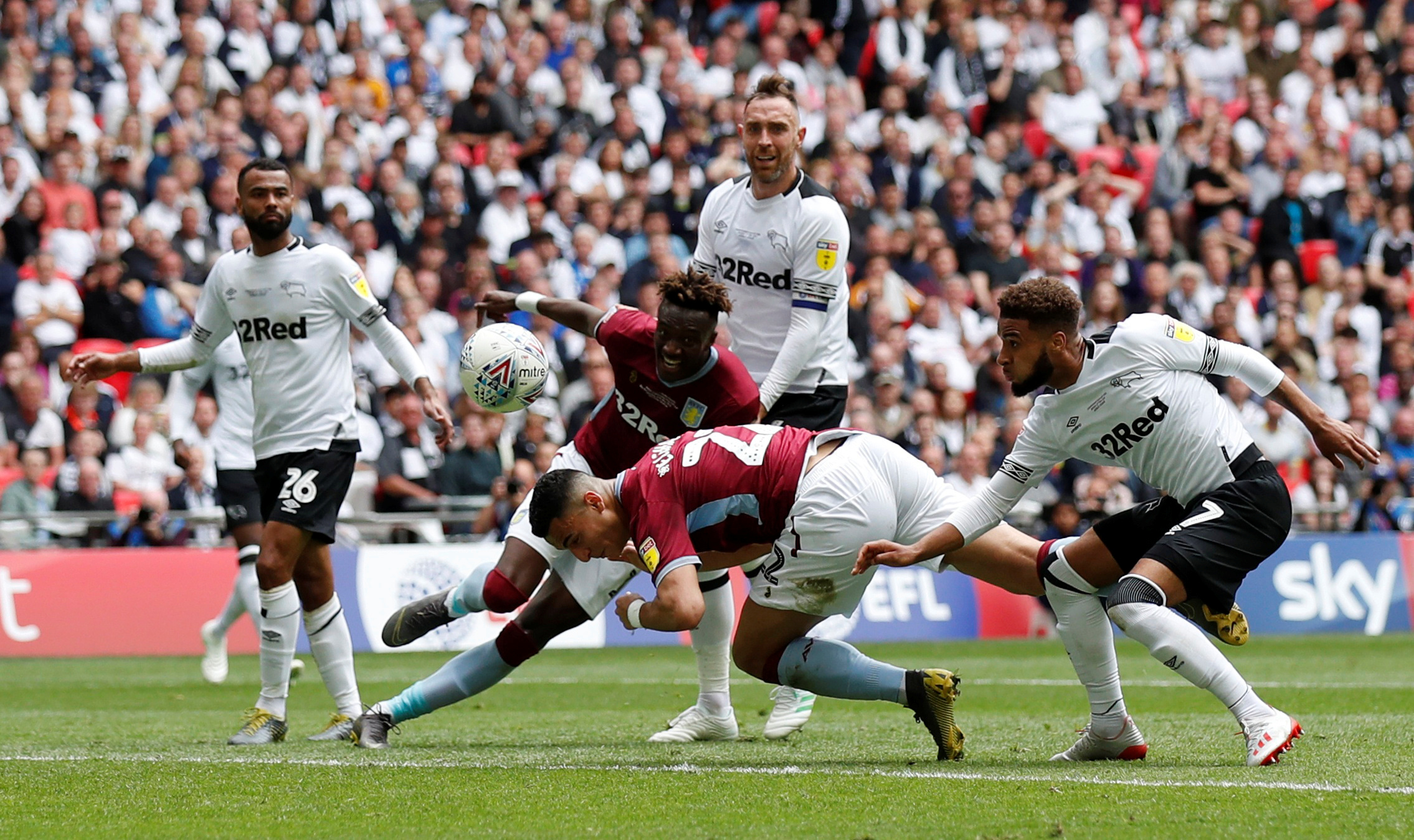 更是风格碰 更是风格碰